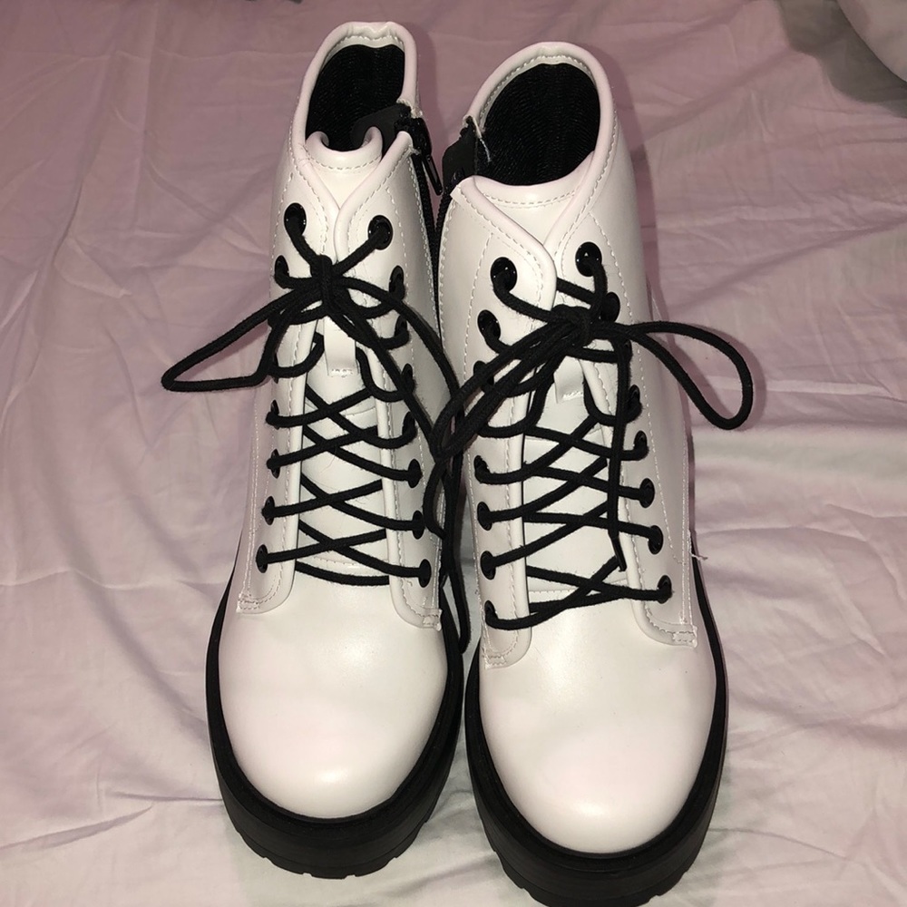 Heeled boots